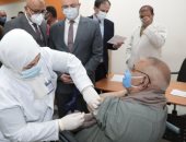 "صحة بنى سويف" تكشف تفاصيل اليوم الأول لتلقى كبار السن لقاح كورونا.. فيديو