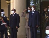 البرهان يستقبل الرئيس السيسى فى الخرطوم وسط مراسم استقبال رسمية
