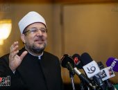 وزير الأوقاف يشكر الأئمة والعاملين: "عبرتم بمساجدنا إلى بر الأمان".. فيديو