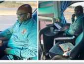 موسيمانى برفقة مدرب أرسنال أثناء التوجه للإسكندرية: درس اليوم حول الفلسفة الإدارية