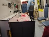 فريق طبى يفحص حالة شاب محمد جمال بعد توجيه الرئيس السيسى بسرعة علاجه.. صور