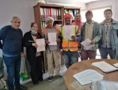 تسليم 114 بوليصة تأمين للعمالة غير المنتظمة بجنوب سيناء