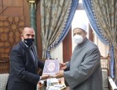 شيخ الأزهر يتلقى 3 دعوات رسمية من الحكومة العراقية لزيارة بغداد