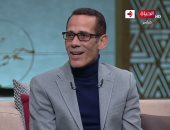 محمود عزب يكشف لـ"الحياة اليوم" تفاصيل برنامج "منين لفين" وقصص سكان الأسمرات