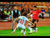 عبد الله جمعة يحتفل بفوزه على شقيقه صالح في لقاء الزمالك وسيراميكا
