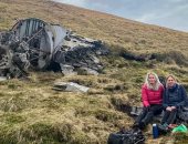 قصة عثور سيدتين على حطام طائرة سقطت عام 1948 على جبل فى أسكتلندا؟ صور
