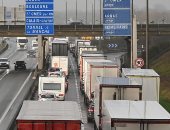 توابع بريكست.. جارديان: 74% من شركات بريطانيا تعانى تأخر بالواردات والصادرات