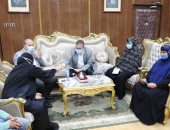 محافـظة المنوفية تسلم مساعدات عاجلة للمتضررين من تصدع منازلهم بكفر داود