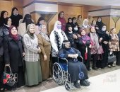 قصة كفاح الأم المثالية لبورسعيد.. "سميرة" والدة مهندس وأستاذة جامعية وتعول ابنة معاقة ذهنية.. وتؤكد: كان نفسي أقابل الرئيس وحلمى هيتحقق.. وابنتها: تقدمت بأوراق والدتى للمسابقة ولم تكن تعلم