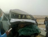 إصابة 34 شخصا فى حادث تصادم أتوبيس وميكروباص بطريق القطامية.. صور