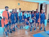 بواليا فى صورة تذكارية مع زملائه بمنتخب الكونغو استعدادا لمباراتى الجابون وجامبيا