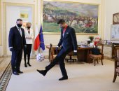 الرئيس البولندى يمنح ليفاندوفسكى وسام القائد الأعلى فى البلاد.. صور