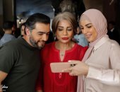 هانى سلامة ودرة وسوسن بدر فى كواليس "بين السما والأرض"