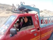 سائقة الفجر.. ربت أبناءها الأيتام بسيارة أجرة على طريق المحاجر.. فيديو وصور