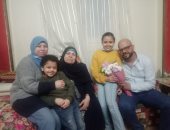 30 عاما كفاح انتهت بمكافأة رئاسية.. الأم المثالية تحكى رحلة الحياة ومشاعر التكريم.. فيديو