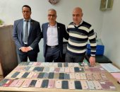 جمارك مطار برج العرب تحبط محاولة تهريب عددٍ من الهواتف المحمولة