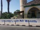 صور.. تشويه واجهة مسجد فى قبرص