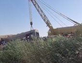 فريق من النيابة العامة يصل موقع حادث تصادم قطارى طهطا بسوهاج.. فيديو