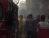 السيطرة على حريق فى شقة سكنية بشارع الصنايع وسط مدينة الأقصر.. صور