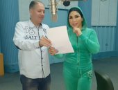 غادة إبراهيم تسجل حلقات المسلسل الإذاعى "عروسة النيل"