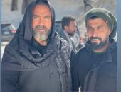 أمير كرارة بـ"الجلابية" × صورة جديدة مع محمد سامى من كواليس مسلسل نسل الأغراب