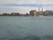 فيديو .. جولة على كورنيش مطروح  وبحرها الرائع مع انكسار موجة الطقس السيئ