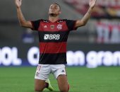 برشلونة يرصد مدافع فلامنجو البرازيلي.. و70 مليون يورو تعقد الصفقة