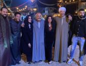 أحمد السقا ونجلاء بدر ومحمد سامي بصورة جديدة من كواليس "نسل الأغراب"