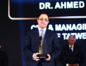 تكريم الدكتور أحمد شلبى الرئيس التنفيذي والعضو المنتدب لشركة تطوير مصر باحتفالية bt100