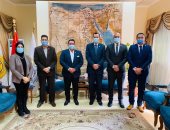 ⁦⁦ مدير معهد إعداد القادة بحلوان يبحث إدراج برامج التوعية بمخاطر الإدمان ضمن الخطة