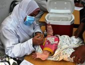 بعد مدها يومين إضافيين.. انتهاء حملة التطعيم ضد شلل الأطفال.. تطعيم 64 ألف طفل فى البحر الأحمر بنسبة 101%.. مليون و99 ألفا بالقليوبية.. 962 ألف طفل بجميع مراكز المنيا.. وتحصين 99% من أطفال شمال سيناء.. صور