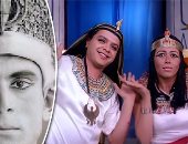 محمد صبحى ولقاء الخميسى يحتفلان بـ"موكب المومياوات" بالزى الفرعونى