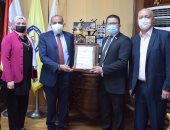 رئيس جامعة بنى سويف يعلن حصول الجامعة على شهادة الأيزو 9001