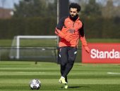 التركيز والجدية شعار محمد صلاح فى تدريبات ليفربول قبل مواجهة الريال..صور