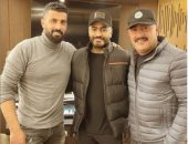 تامر حسنى يغنى تتر "نسل الأغراب".. ومحمد سامى: "وش السعد اللي اكتشفنى"