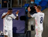 ريال مدريد يتفوق على ليفربول بثنائية فى الشوط الأول بمشاركة صلاح.. فيديو