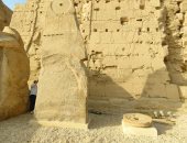 تفاصيل اكتشاف أكبر لوحة تاريخية تضم أسرار الفراعنة بمعبد الكرنك.. فيديو
