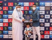 رابطة المحترفين الإماراتية تكرم مؤمن زكريا بنهائي كأس الخليج العربي