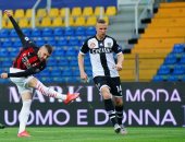 ميلان يضرب بارما بثلاثية في الدوري الإيطالي وطرد إبراهيموفيتش.. فيديو