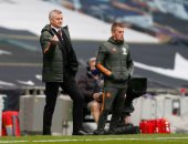 توتنهام ضد مان يونايتد .. سولشاير يشيد بقدرات كافاني ويسخر من سون