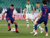 أتلتيكو مدريد يتعادل 1-1 ضد ريال بيتيس في الشوط الأول.. فيديو