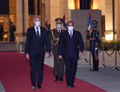 الرئيس السيسي يودع ضيفه الكريم الرئيس التونسي قيس سعيد بمطار القاهرة