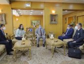 وزير القوى العاملة ومحافظ دمياط يناقشان آليات دعم قطاع صناعة الأثاث