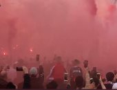 ليفربول ضد الريال .. استقبال ناري من جماهير الريدز للاعبين "فيديو"