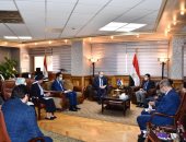 وزير الرياضة يستعرض المشروعات الشبابية خلال جلسة سفير الاتحاد الأوروبي بالقاهرة 