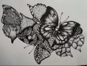 "فاتيما" تعبر عن موهبتها برسومات مبدعة