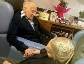 75 سنة جواز.. زوجان بريطانيان يحتفلان بعيد ميلادهما الـ 100 "صور"