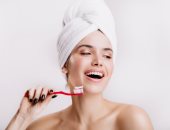 وصفات طبيعية لتبييض الأسنان بخطوات سهلة وبسيطة 