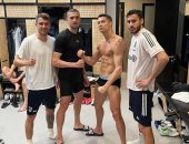 رونالدو يواصل القتال بصورة من داخل غرفة الملابس.. عضلات × عضلات