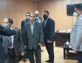  النائب عمرو درويش يطالب بإعادة النظر فى البنية التحتية ومنظومة السكة الحديد.. صور